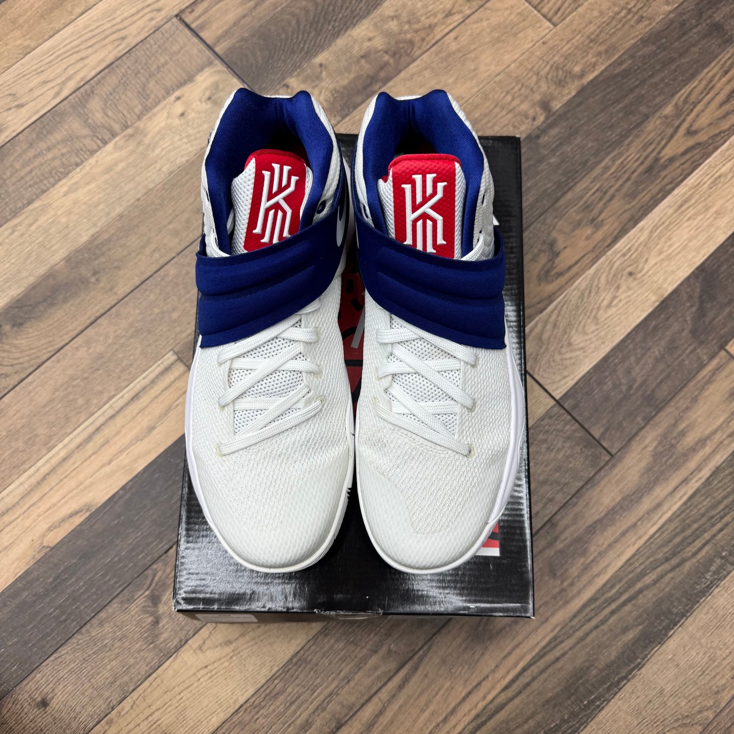 Nike Kyrie 2 USA Sz 9.5 (Preowned)