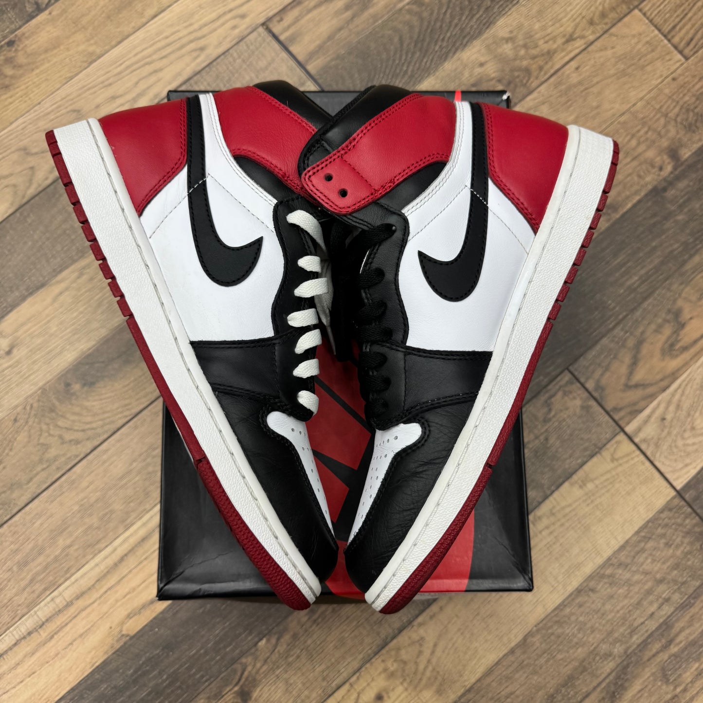 Jordan 1 High Black Toe ‘16 Sz 9.5 (Preowned)