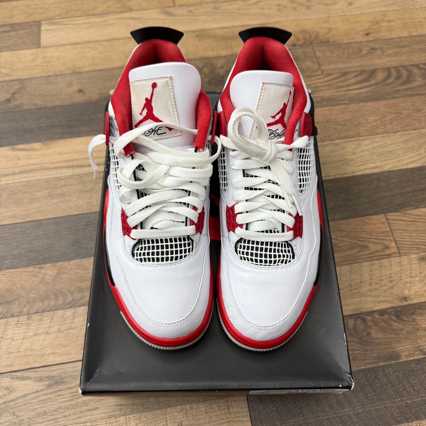 Jordan 4 Fire Red Sz 9 (Preowned)