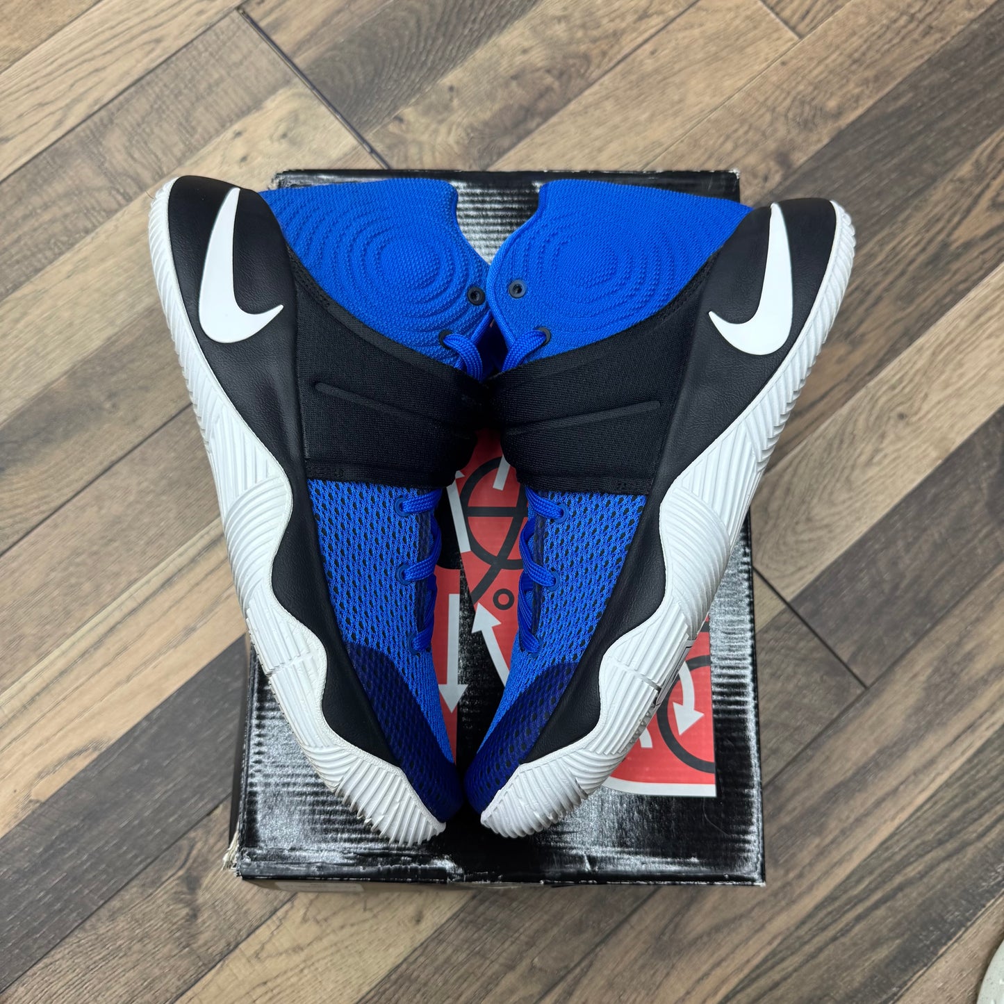 Nike Kyrie 2 Brotherhood Sz 9.5 (Preowned)