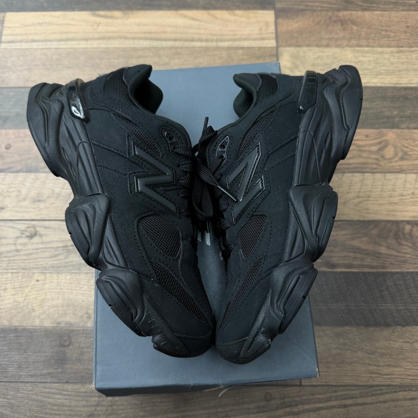 New Balance 9060 Triple Black Sz 6M/7.5W (Preowned)