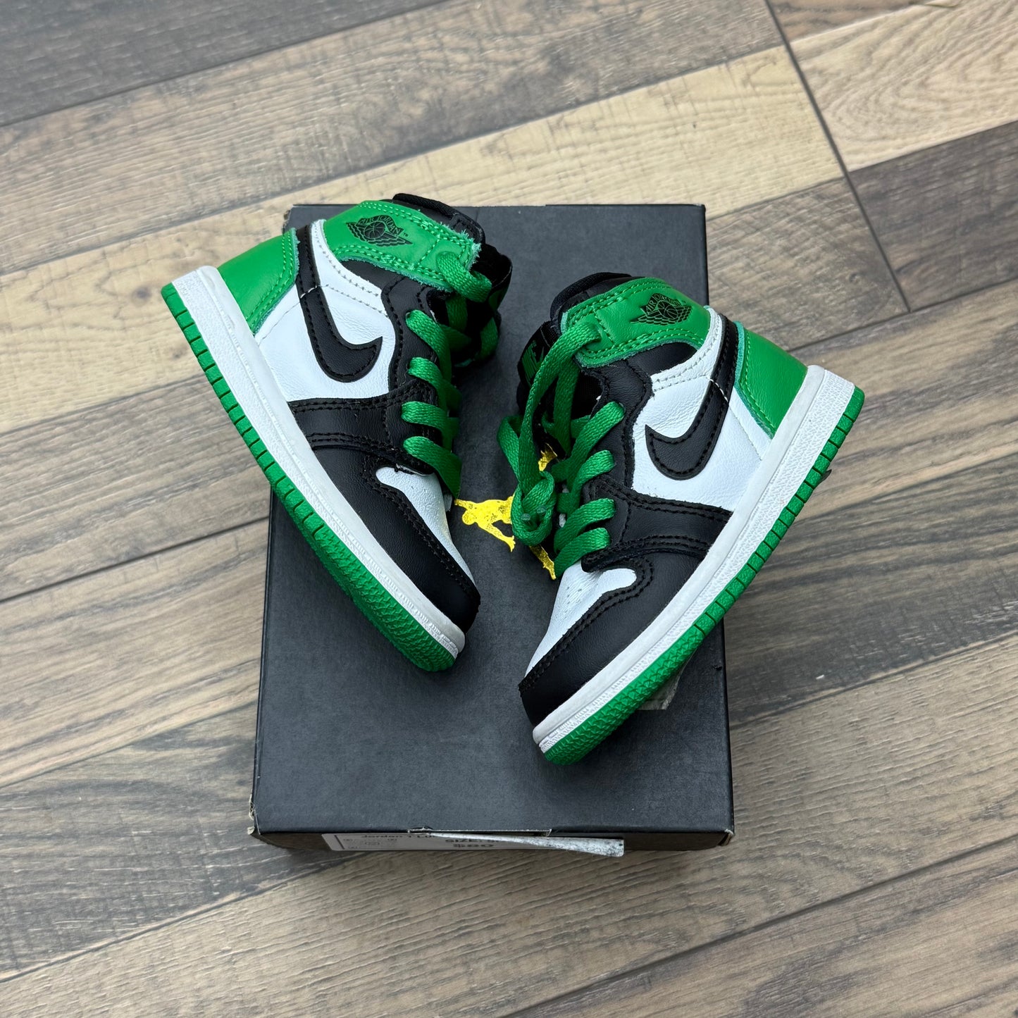 Jordan 1 Lucky Green Sz 5C (Preowned)