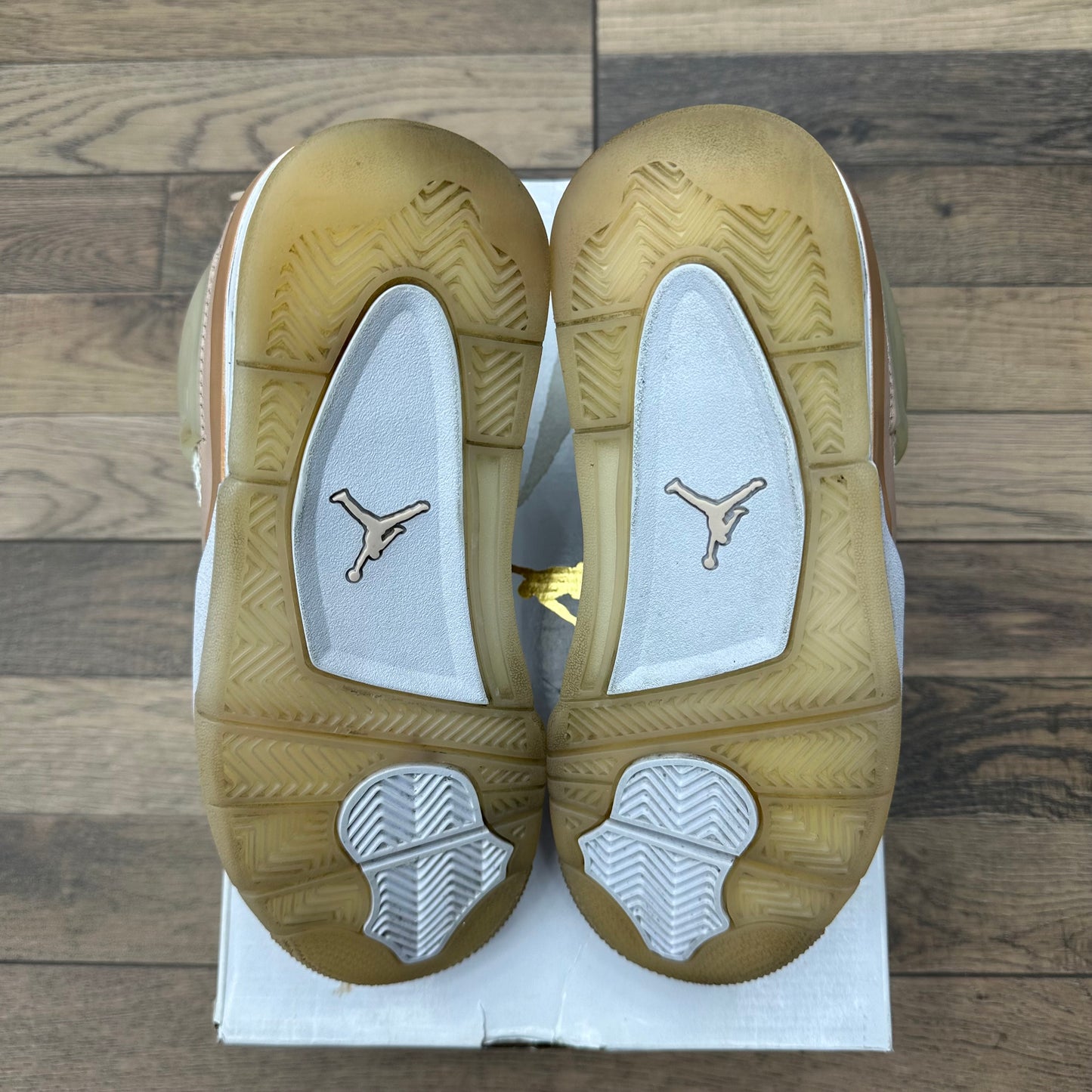 Jordan 4 Shimmer Sz 7W/5.5M (Preowned)