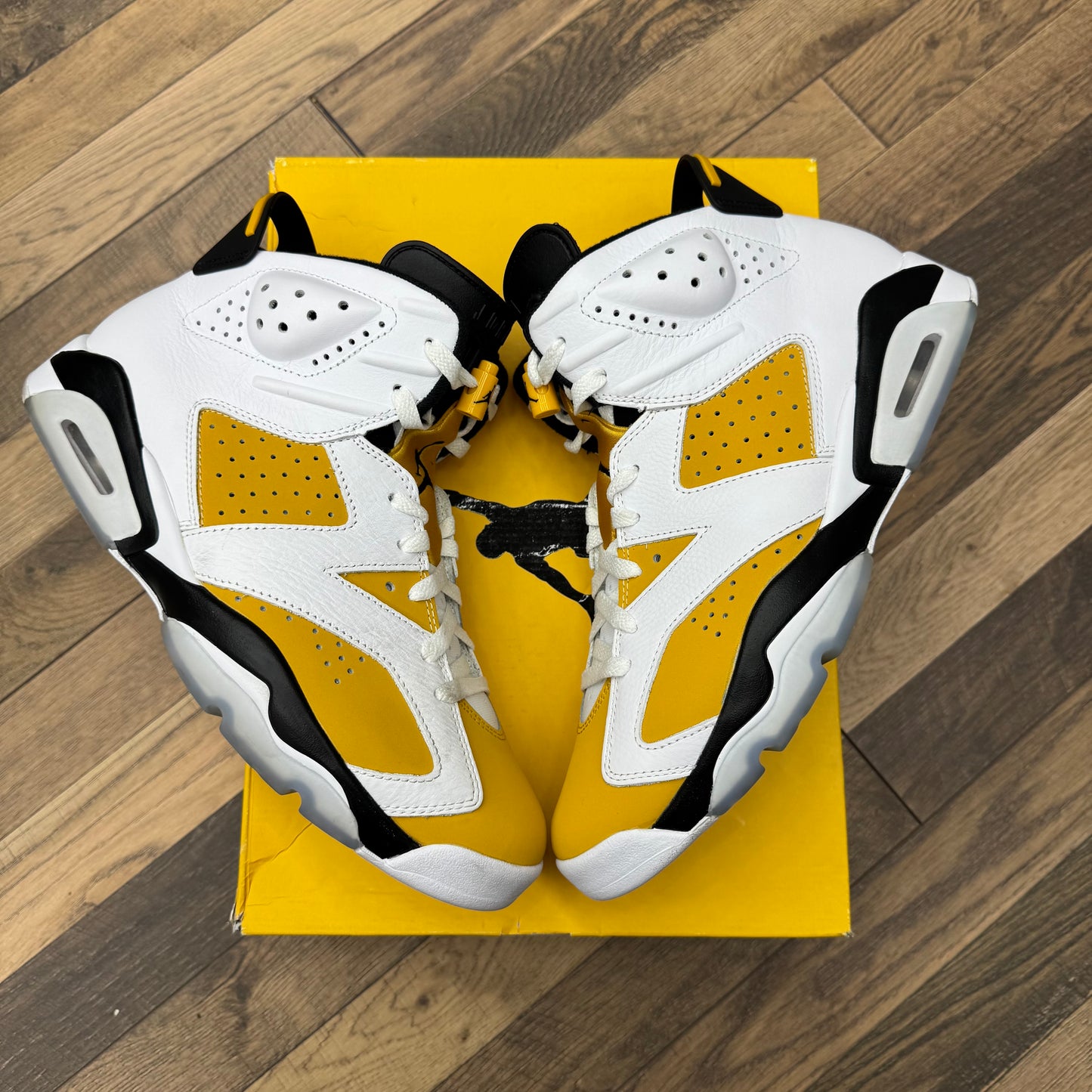 Jordan 6 Yellow Ochre Sz 11 (Preowned)