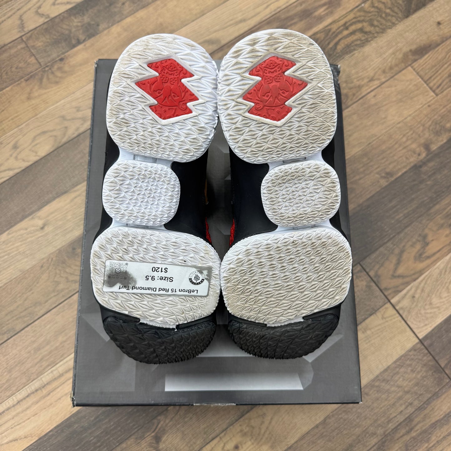 LeBron 15 Red Diamond Turf Sz 9.5 (Preowned)