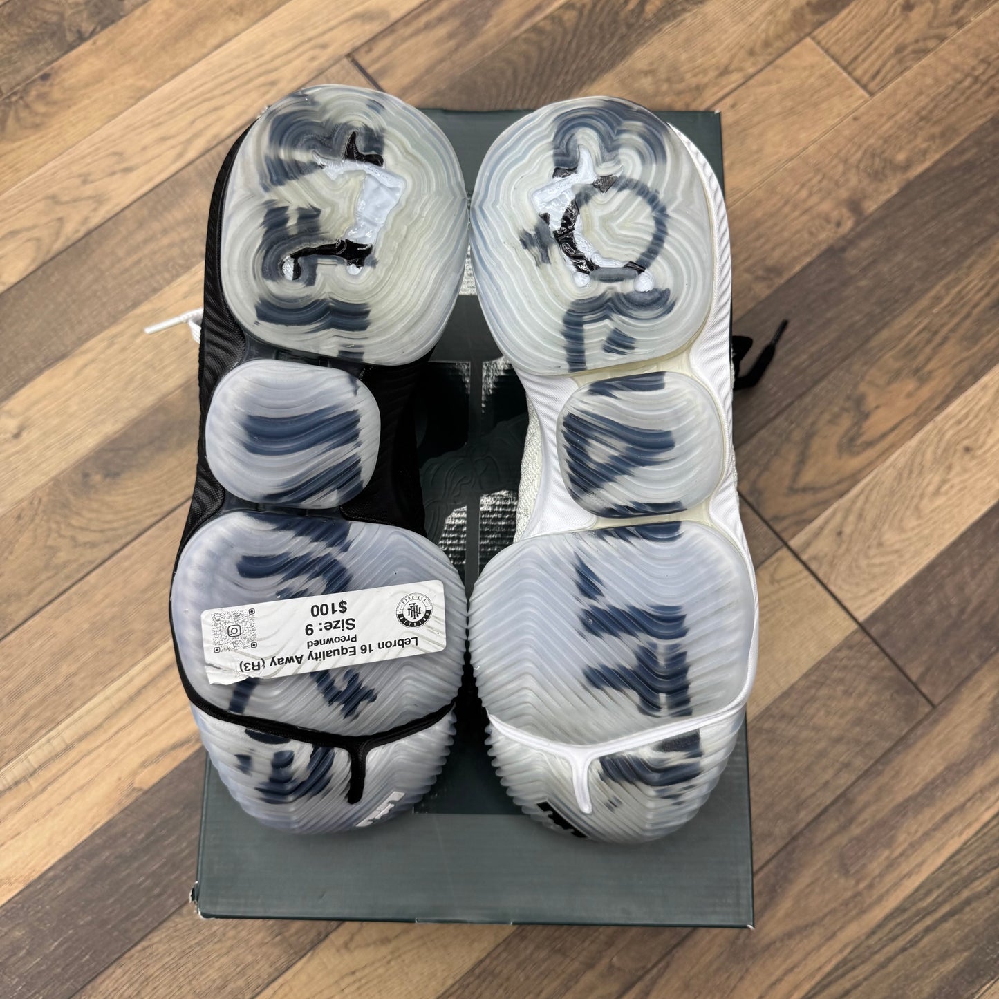 LeBron 16 Equality Away Sz 9 (Preowned)