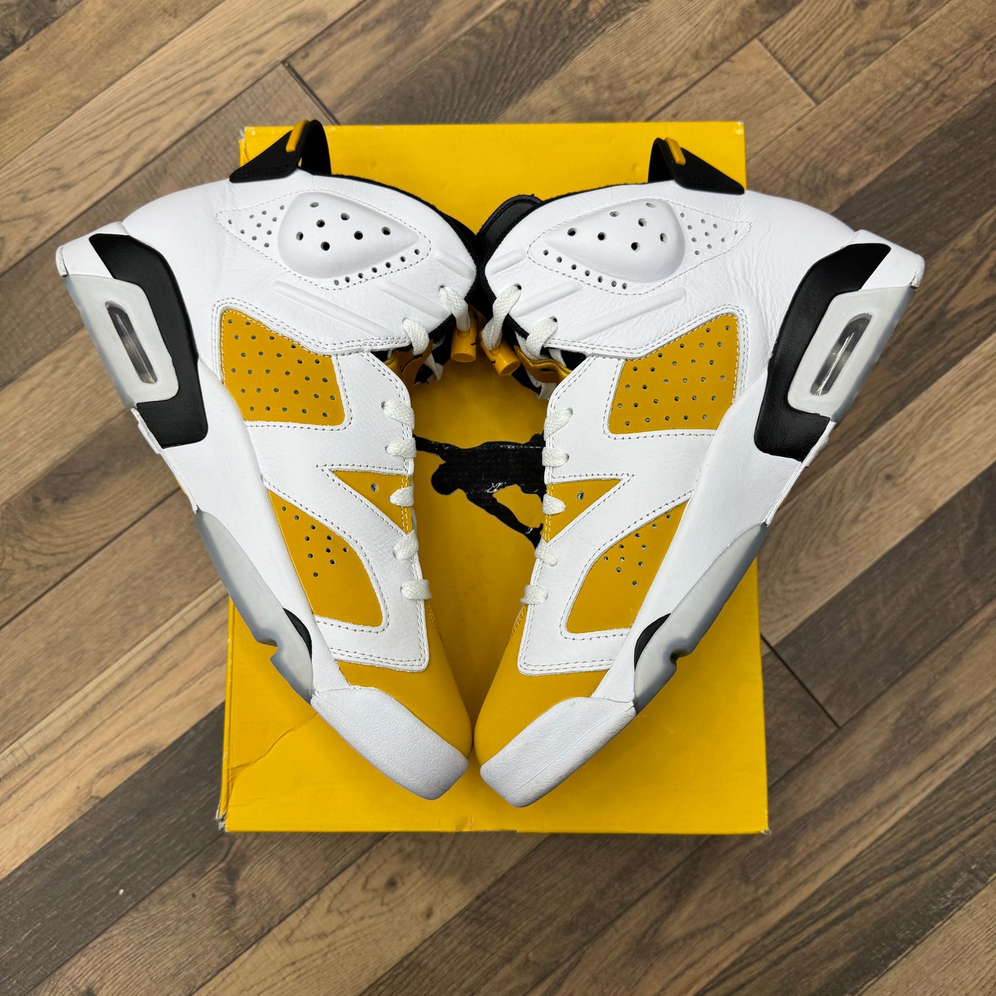 Jordan 6 Yellow Ochre Sz 11 (Preowned)
