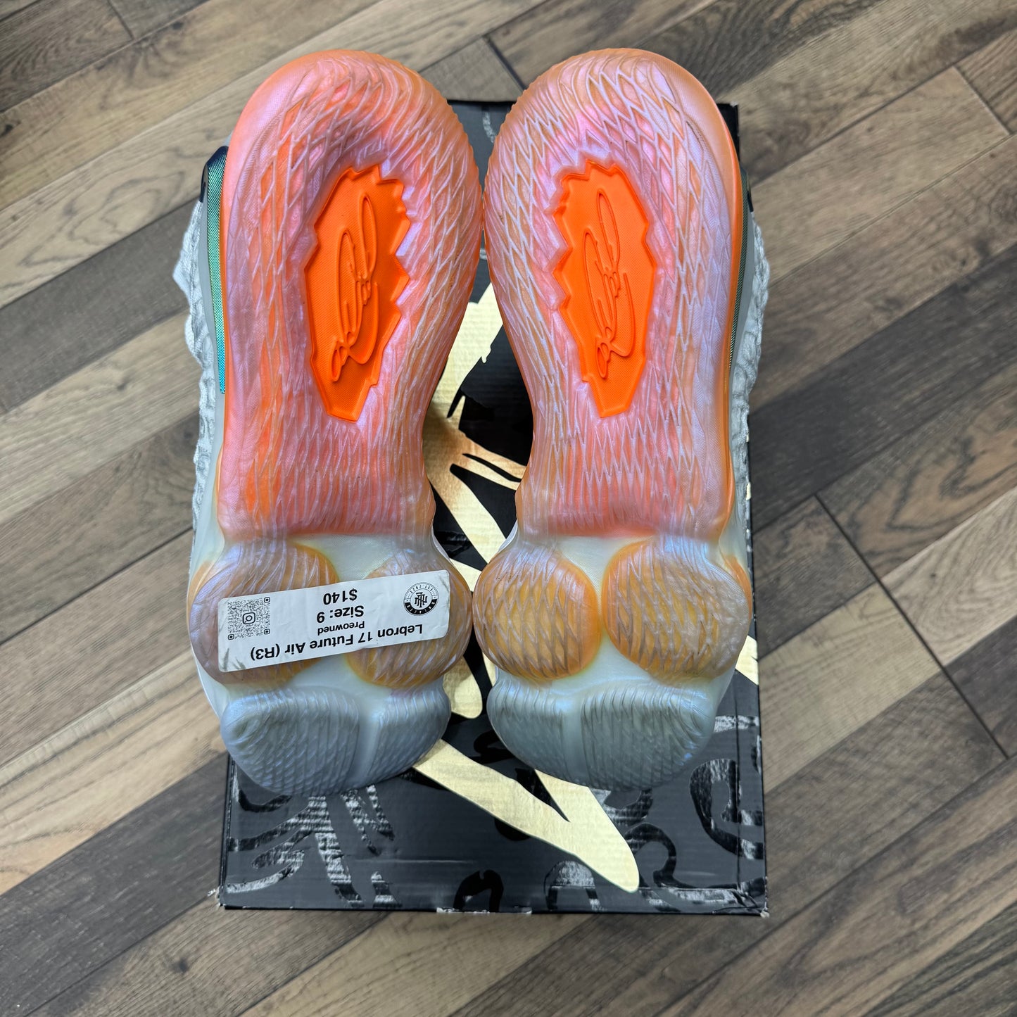 Jordan 17 Future Air Sz 9 (Preowned)