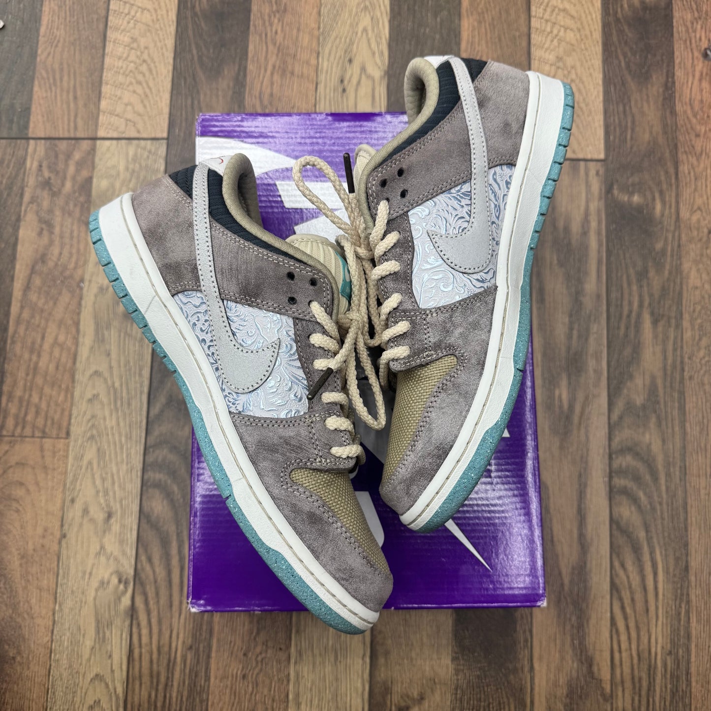 Nike SB Dunk Low Big Money Savings Sz 9.5 (Preowned)
