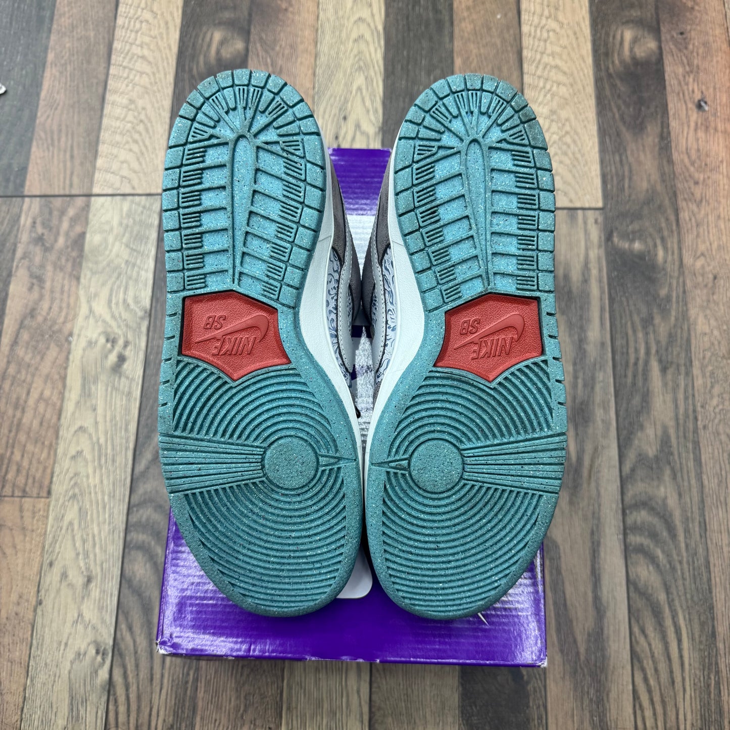 Nike SB Dunk Low Big Money Savings Sz 9.5 (Preowned)