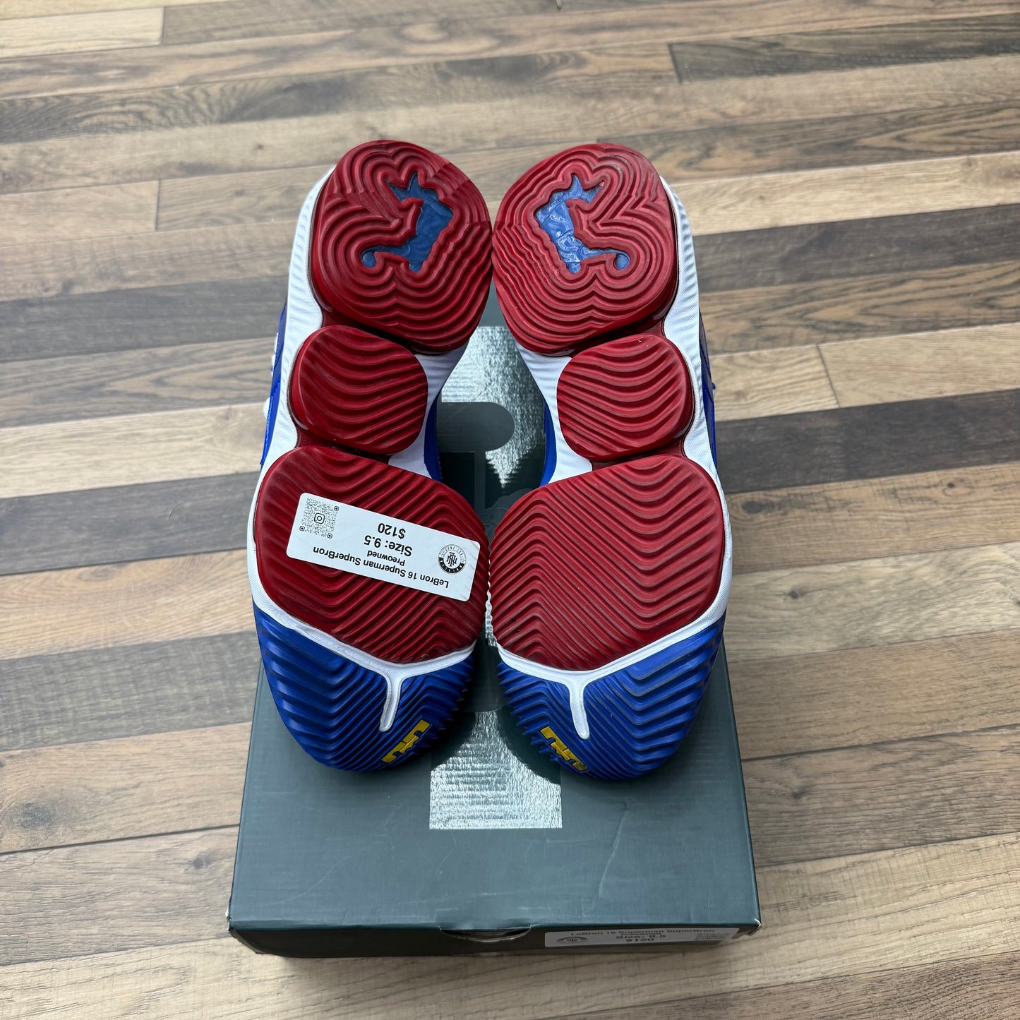 LeBron 16 Superman SuperBron Sz 9.5 (Preowned)