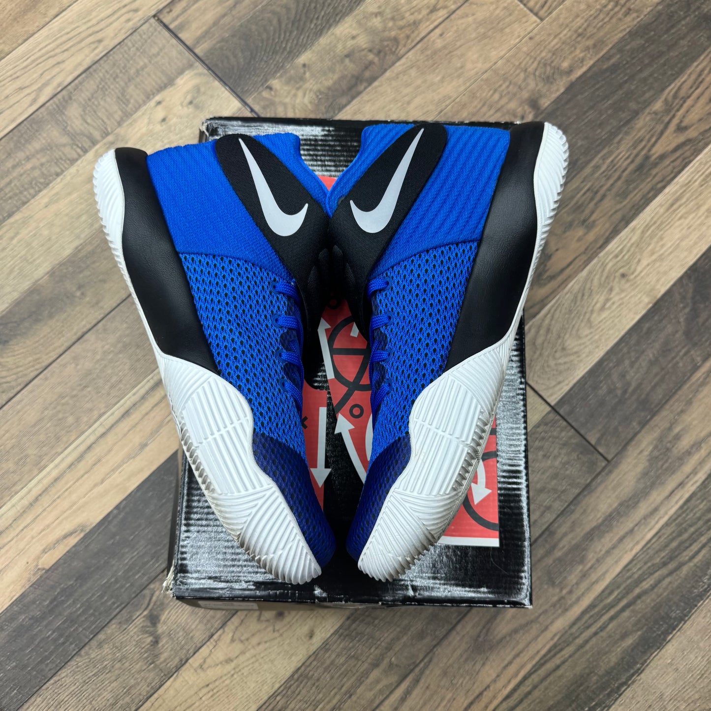 Nike Kyrie 2 Brotherhood Sz 9.5 (Preowned)