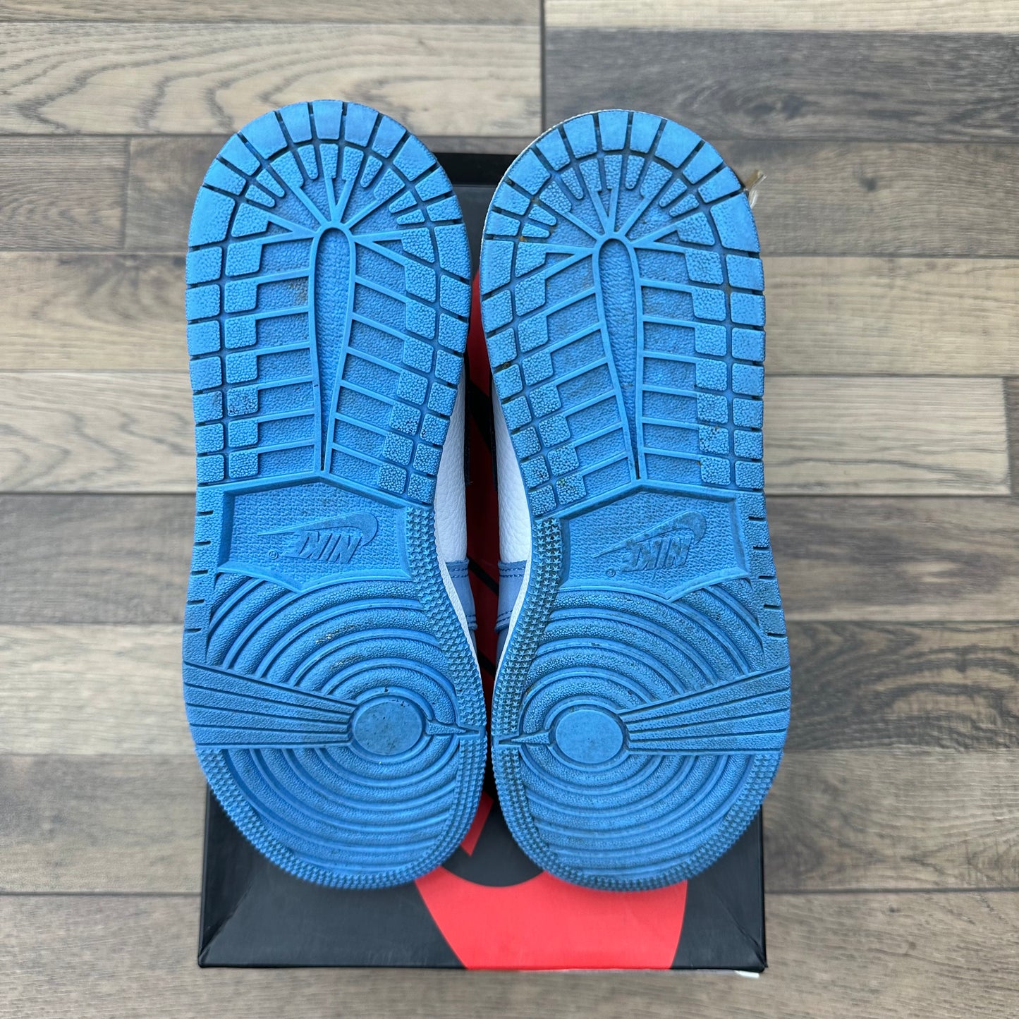 Jordan 1 High University Blue Sz 6Y (Preowned)