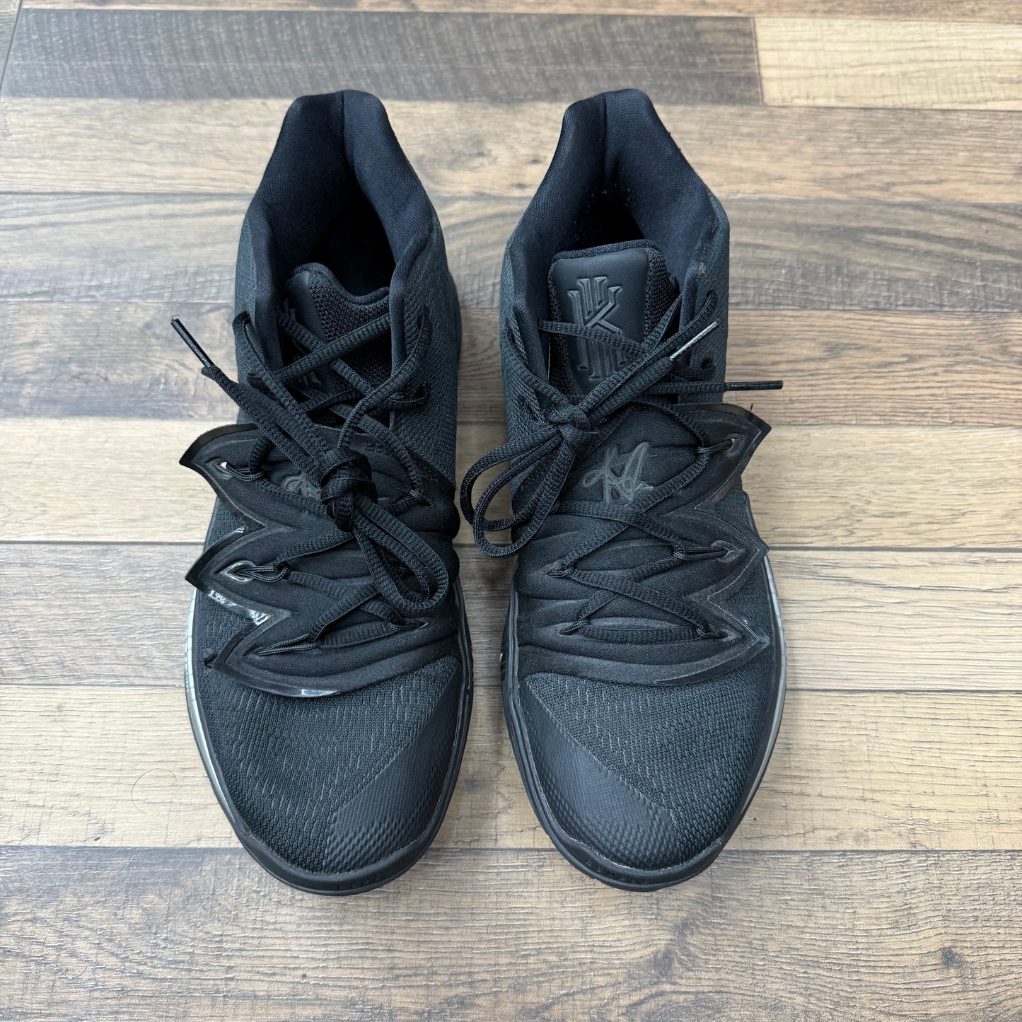 Nike Kyrie 5 Neon Sole Sz 10 (Preowned)