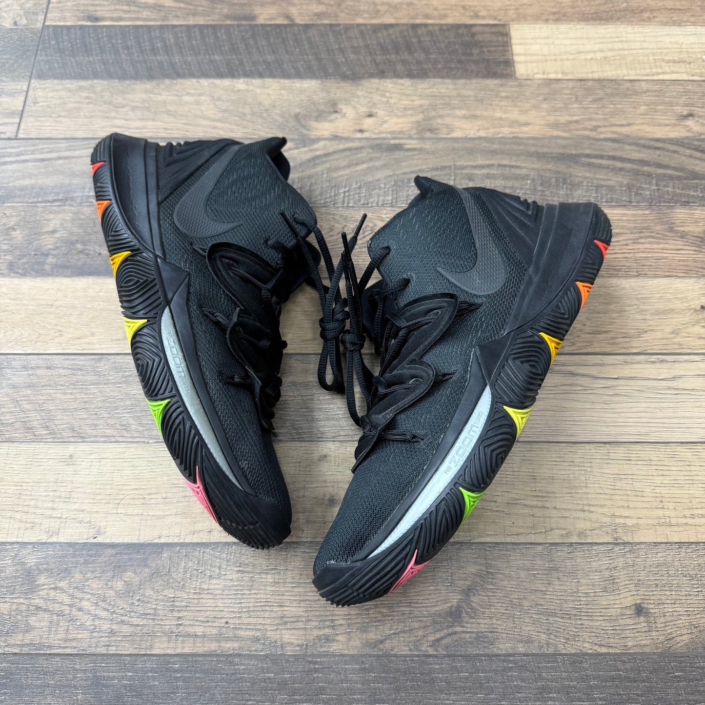 Nike Kyrie 5 Neon Sole Sz 10 (Preowned)
