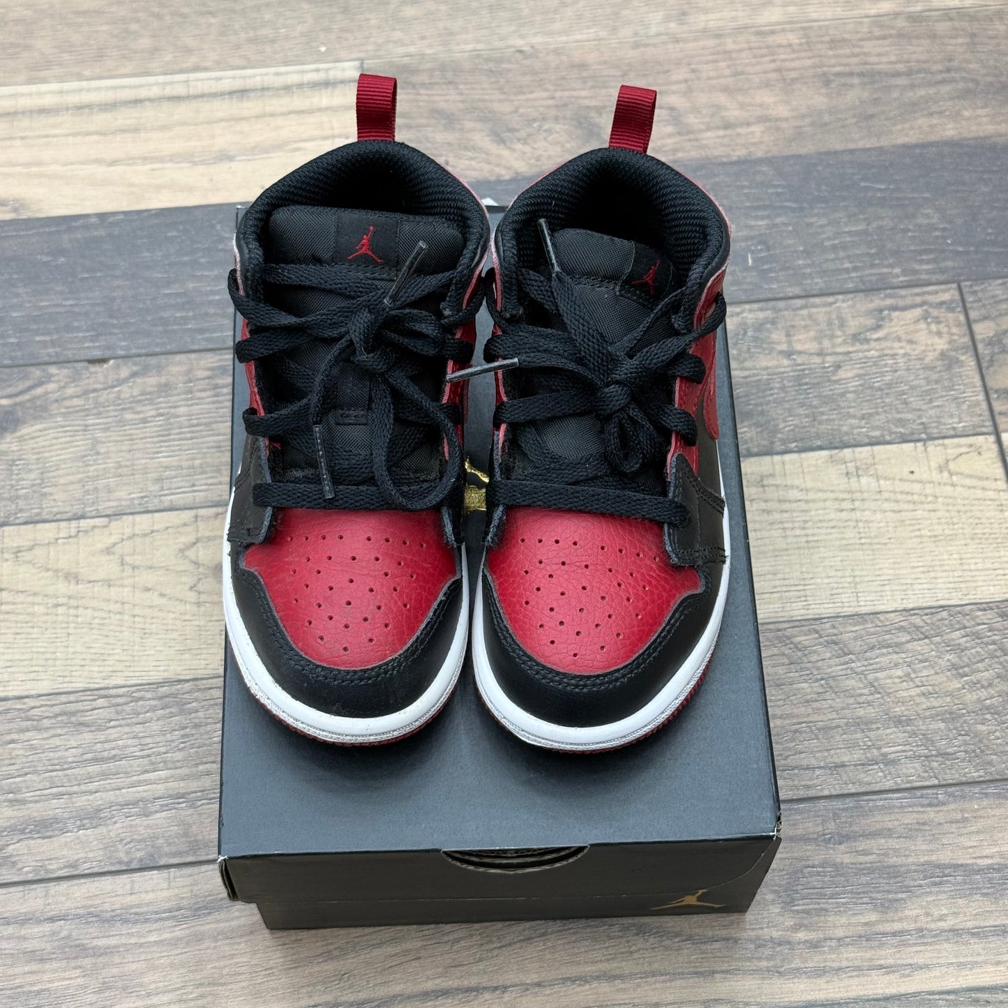 Jordan 1 Mid Bred Sz 9C (Preowned)