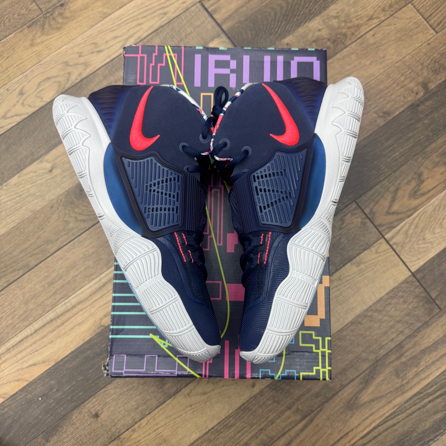 Kyrie 6 USA Sz 10 (Preowned)