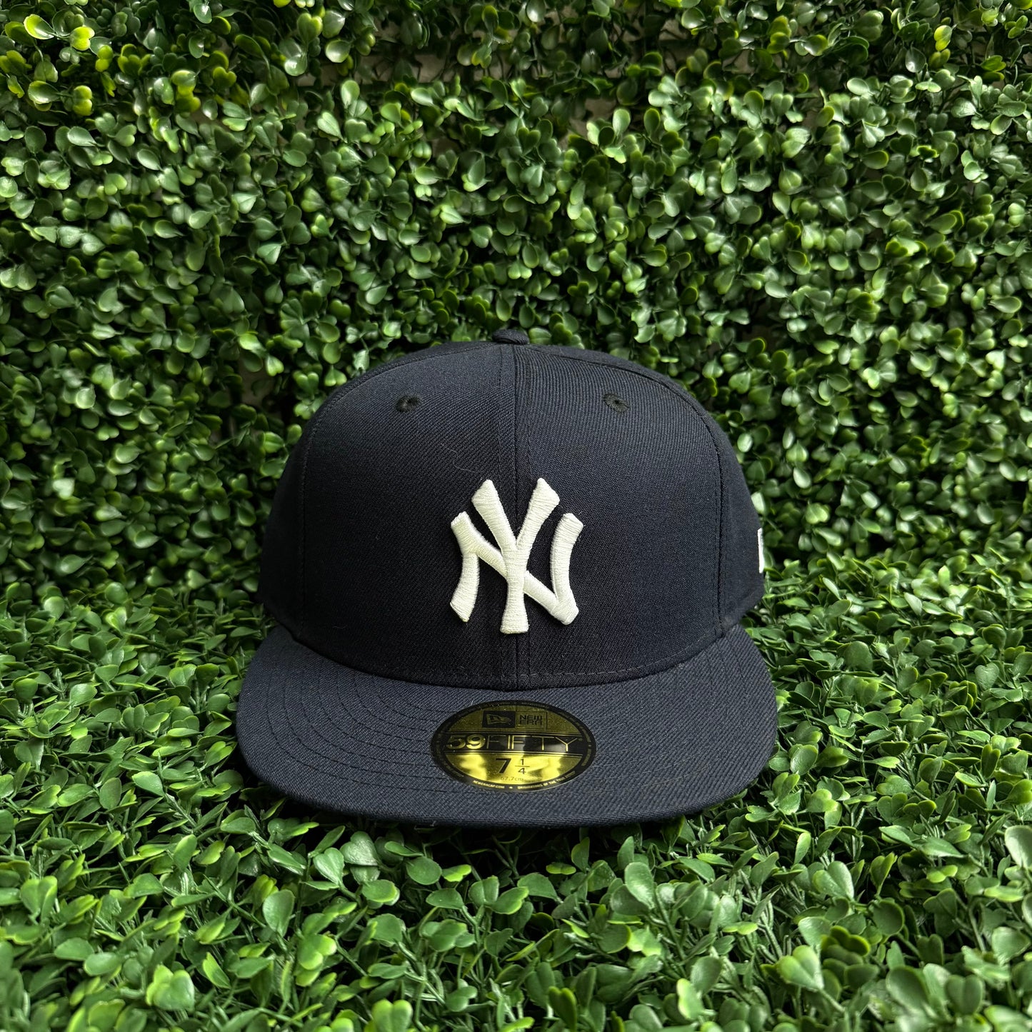 NY Yankees Navy New Era Fitted (Multiple Sizes)