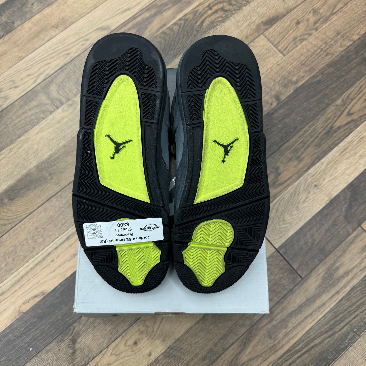 Jordan 4 Neon 95 Sz 11 (Preowned)