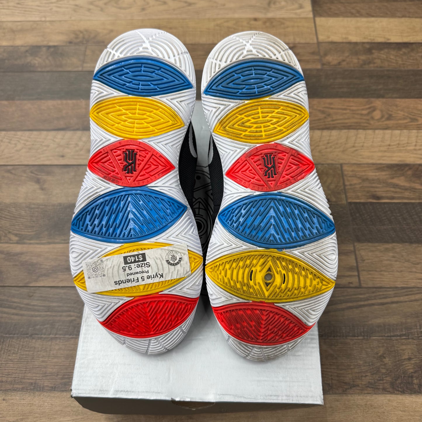 Nike Kyrie 5 Friends Sz 9.5 (Preowned)