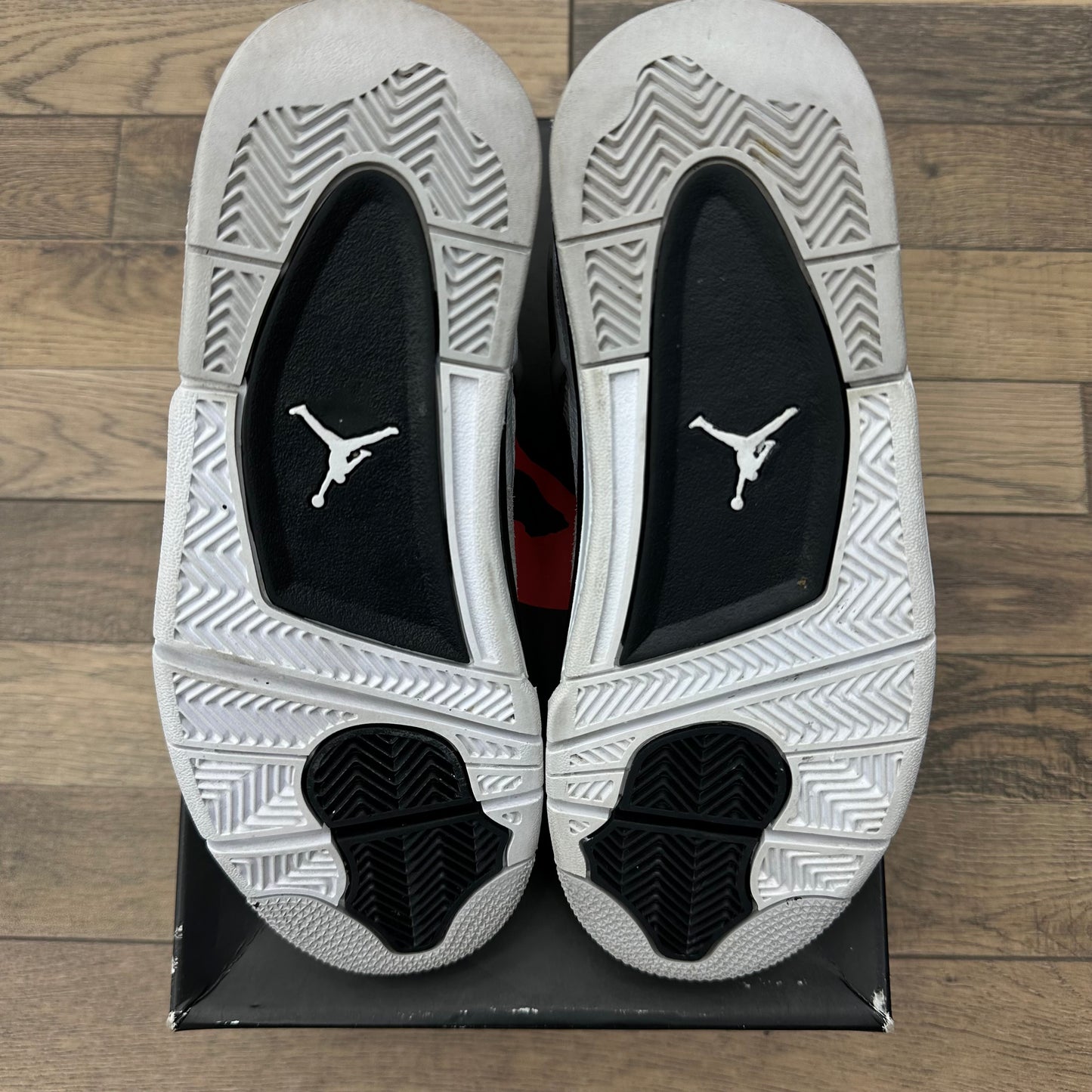 Jordan 4 Military Black Sz 7Y/8.5W (Preowned)