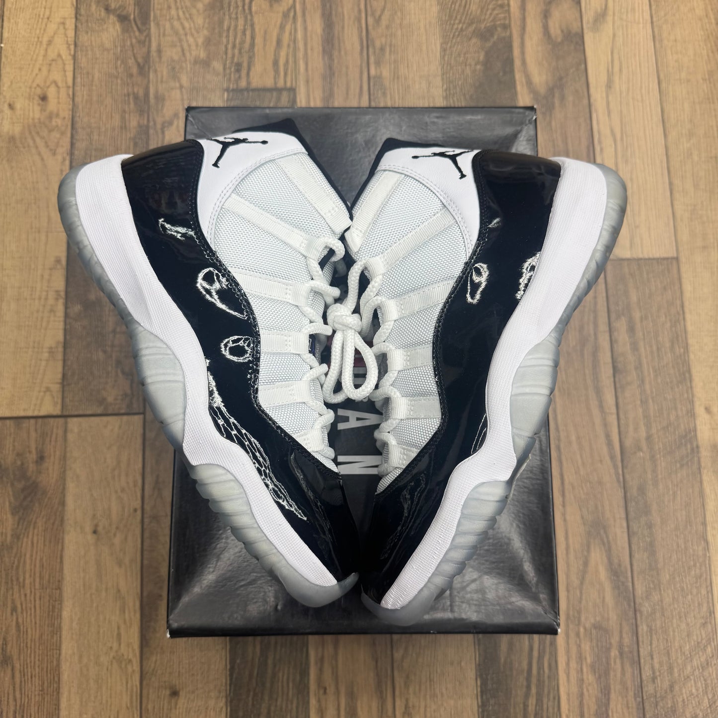 Jordan 11 Concord Sz 9 (Preowned)