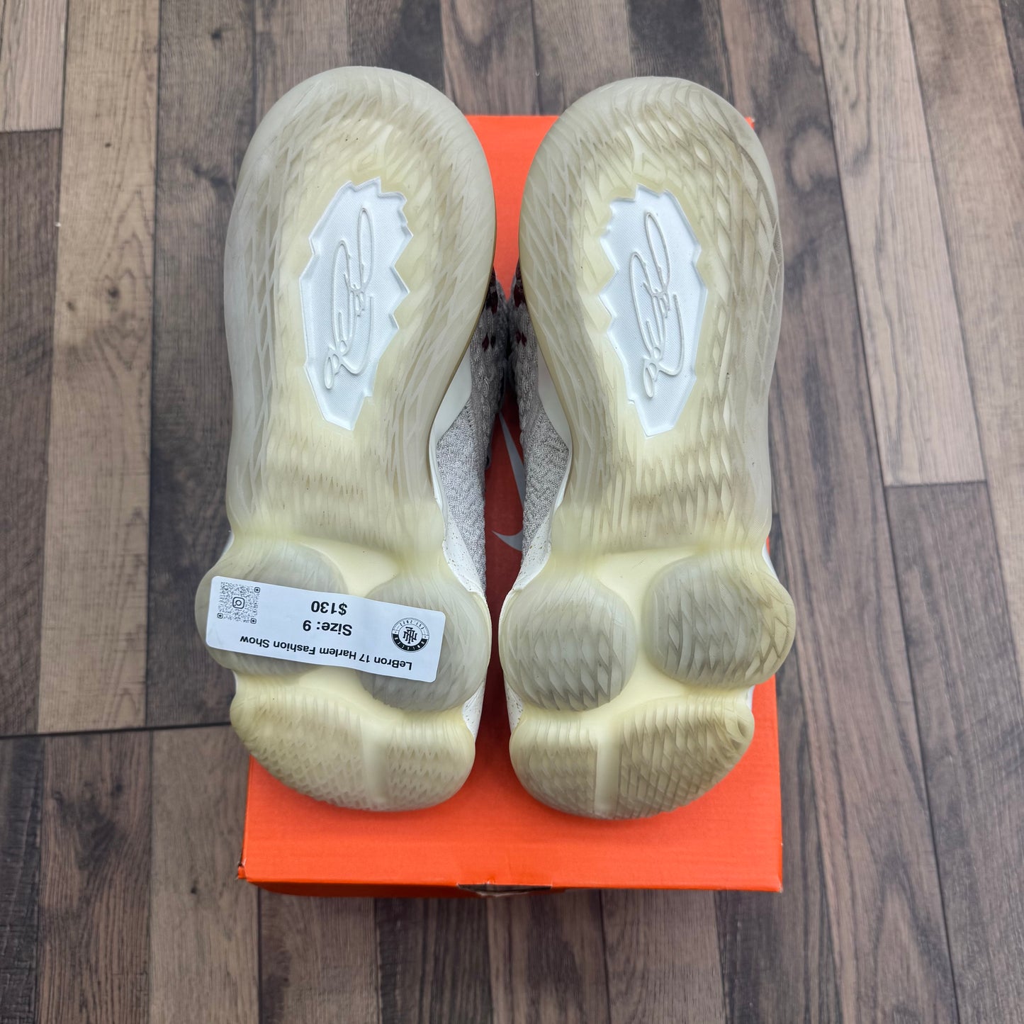 LeBron 17 Harlem Fashion Show Sz 9 (Preowned)