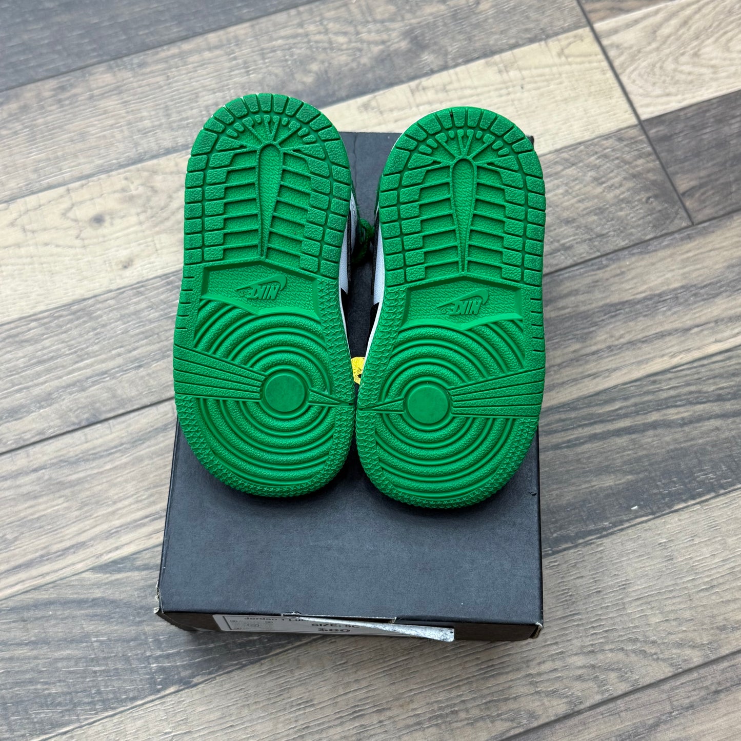 Jordan 1 Lucky Green Sz 5C (Preowned)