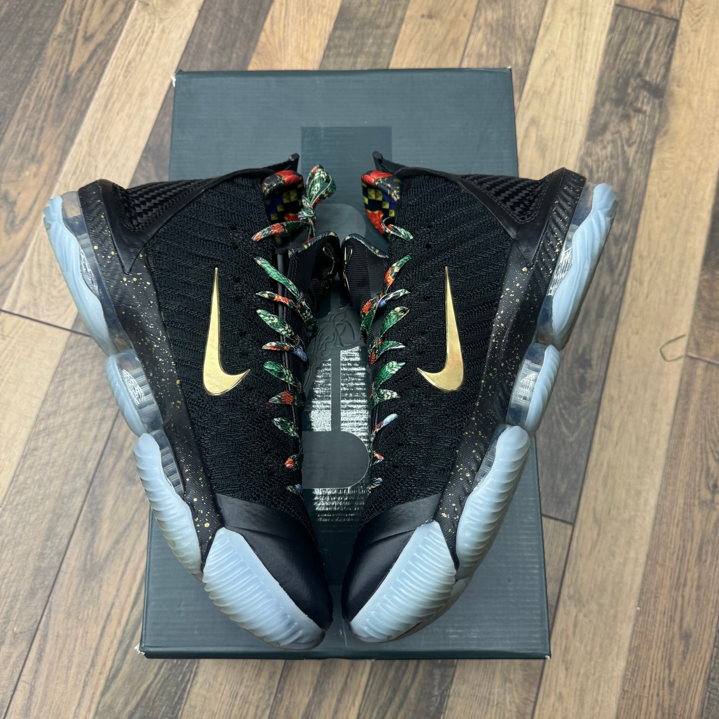 LeBron 16 Watch The Throne Sz 8.5 (Preowned)