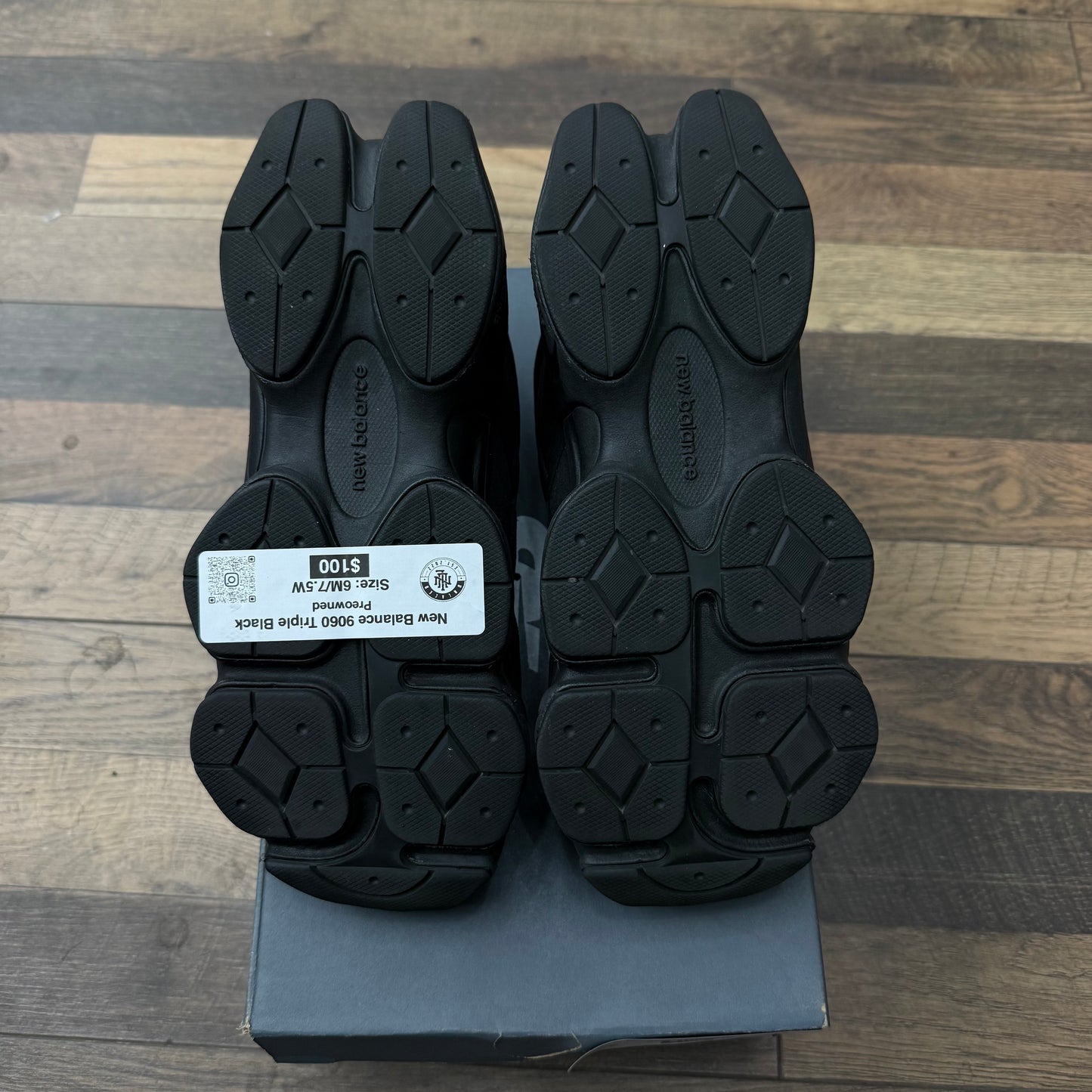 New Balance 9060 Triple Black Sz 6M/7.5W (Preowned)
