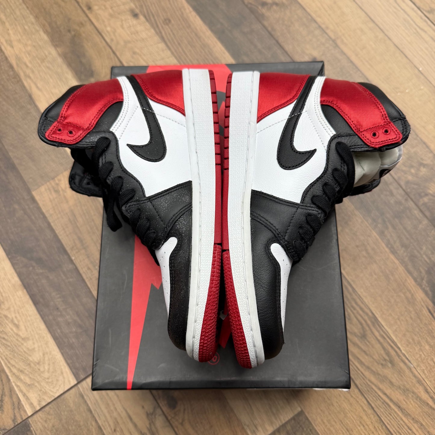 Jordan 1 High Satin Black Toe Sz 7.5W/6M (Preowned)