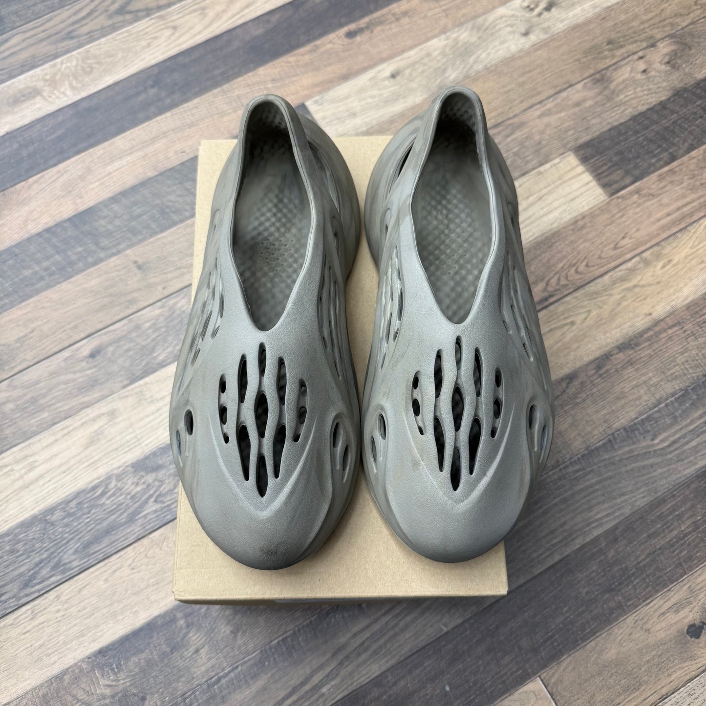 Yeezy Foam Rnnr Stone Sage Sz 11 (Preowned)