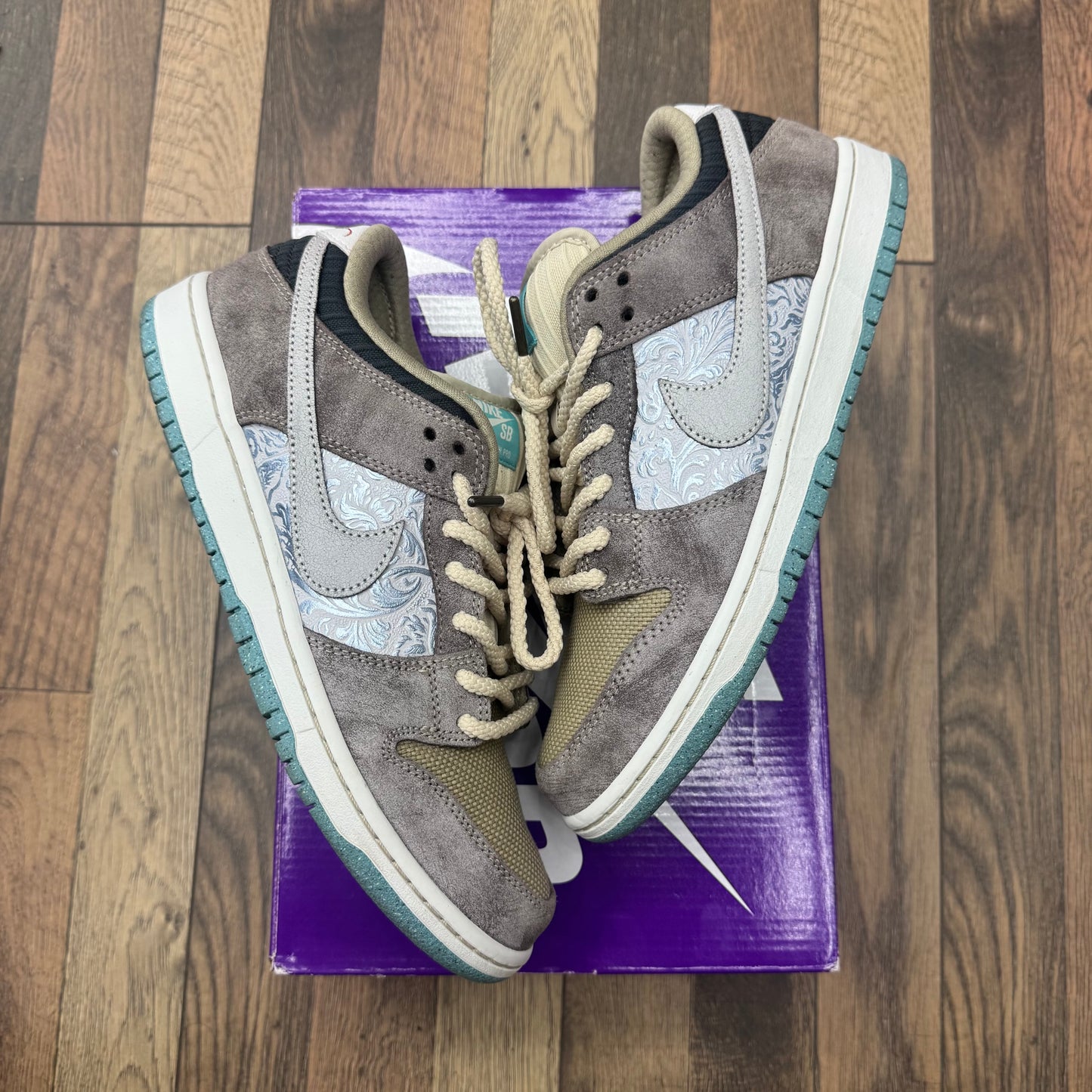 Nike SB Dunk Low Big Money Savings Sz 9.5 (Preowned)