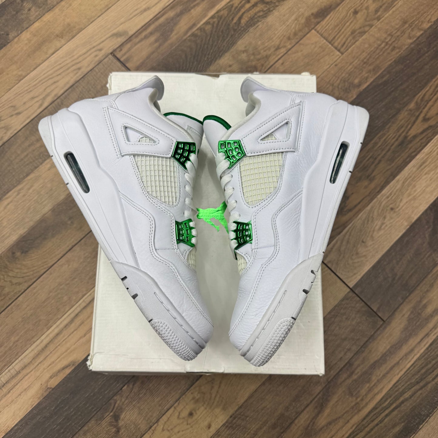Jordan 4 Metallic Green Sz 9.5 (Preowned)