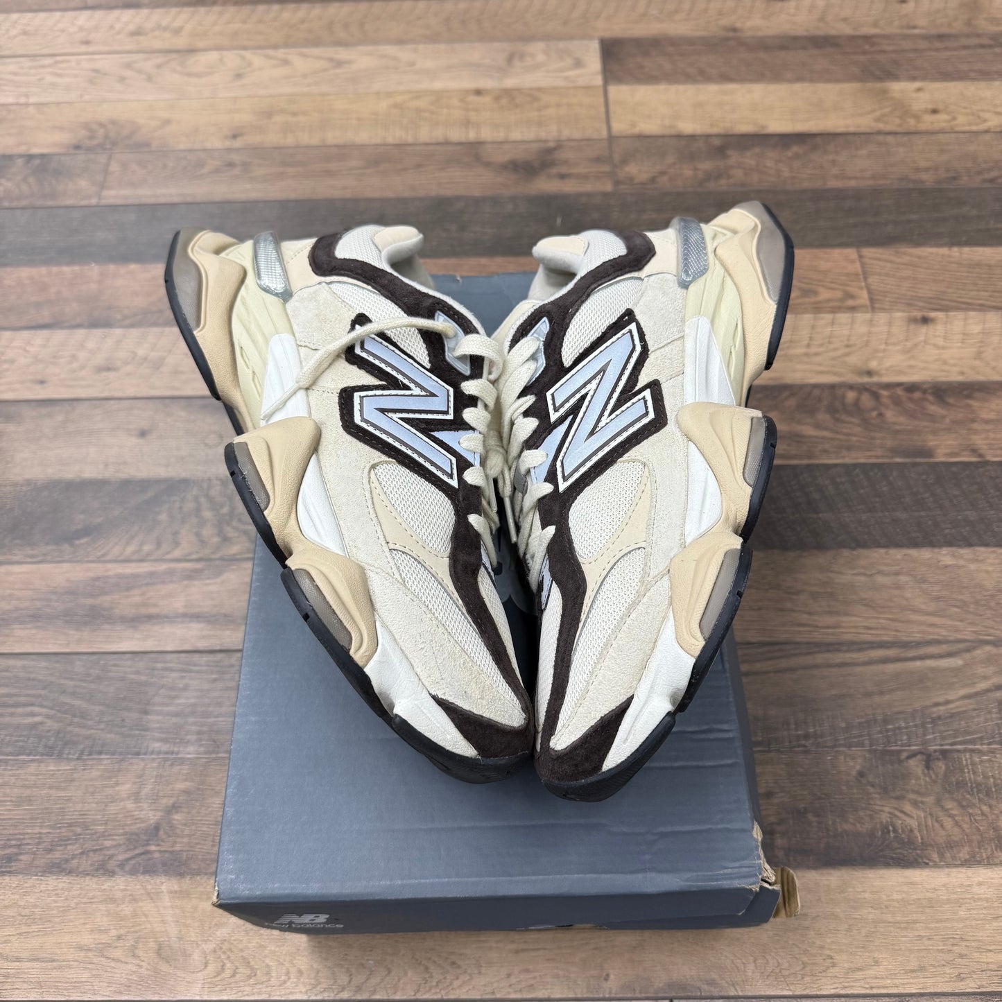 New Balance 9060 Emerging Brown Sz 9.5 (Preowned)