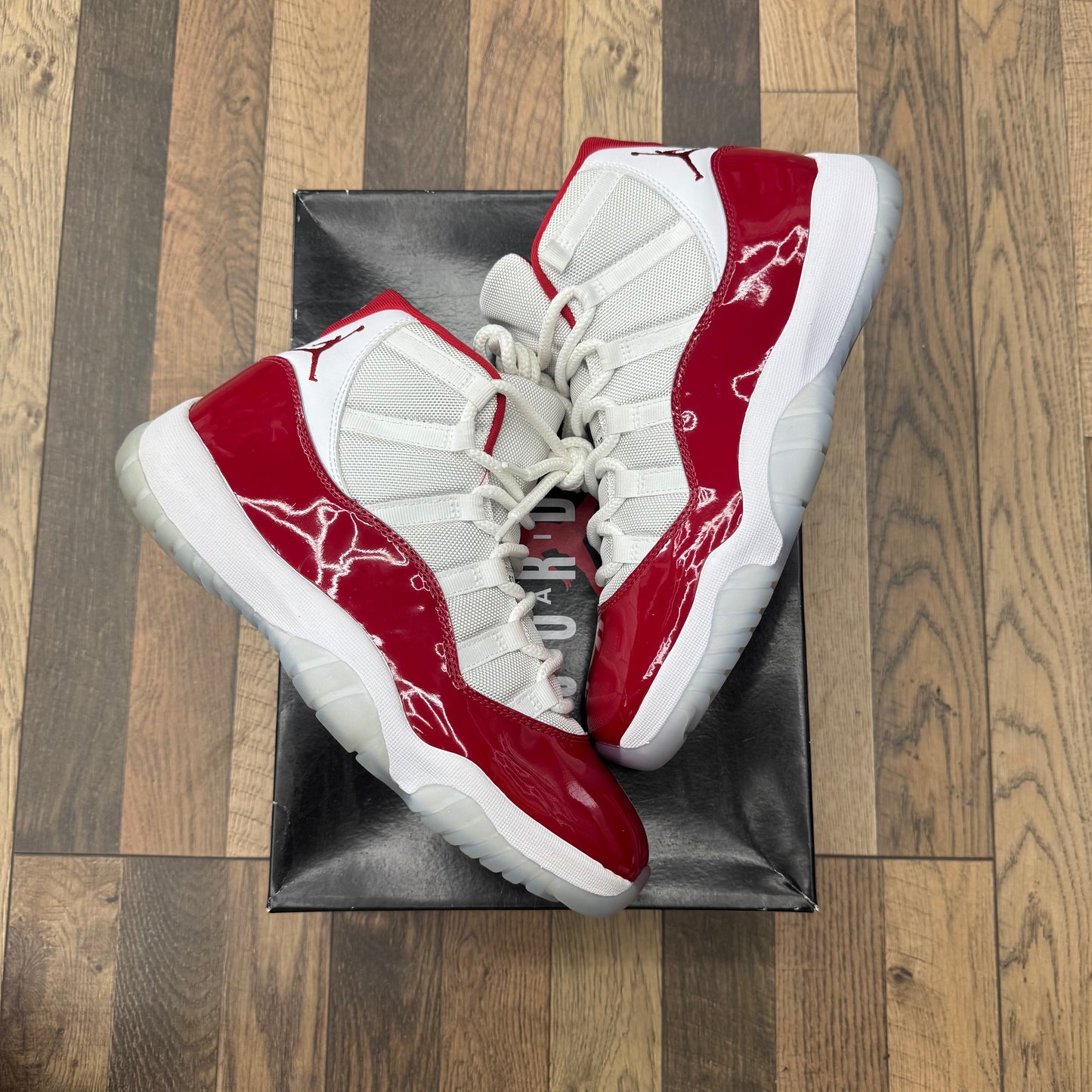 Jordan 11 Cherry Sz 10 (Preowned)