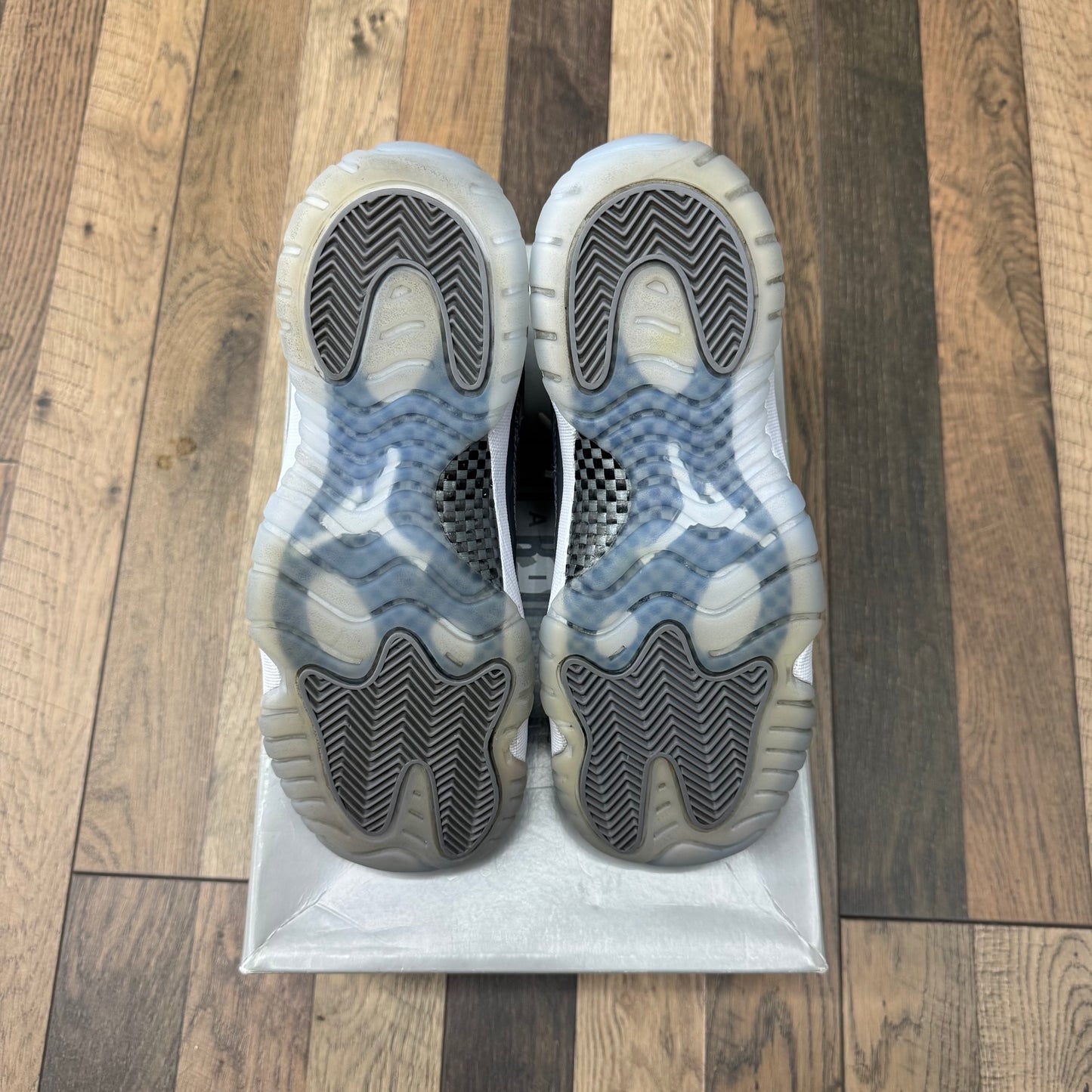 Jordan 11 Cool Grey Sz 6.5Y (Preowned)