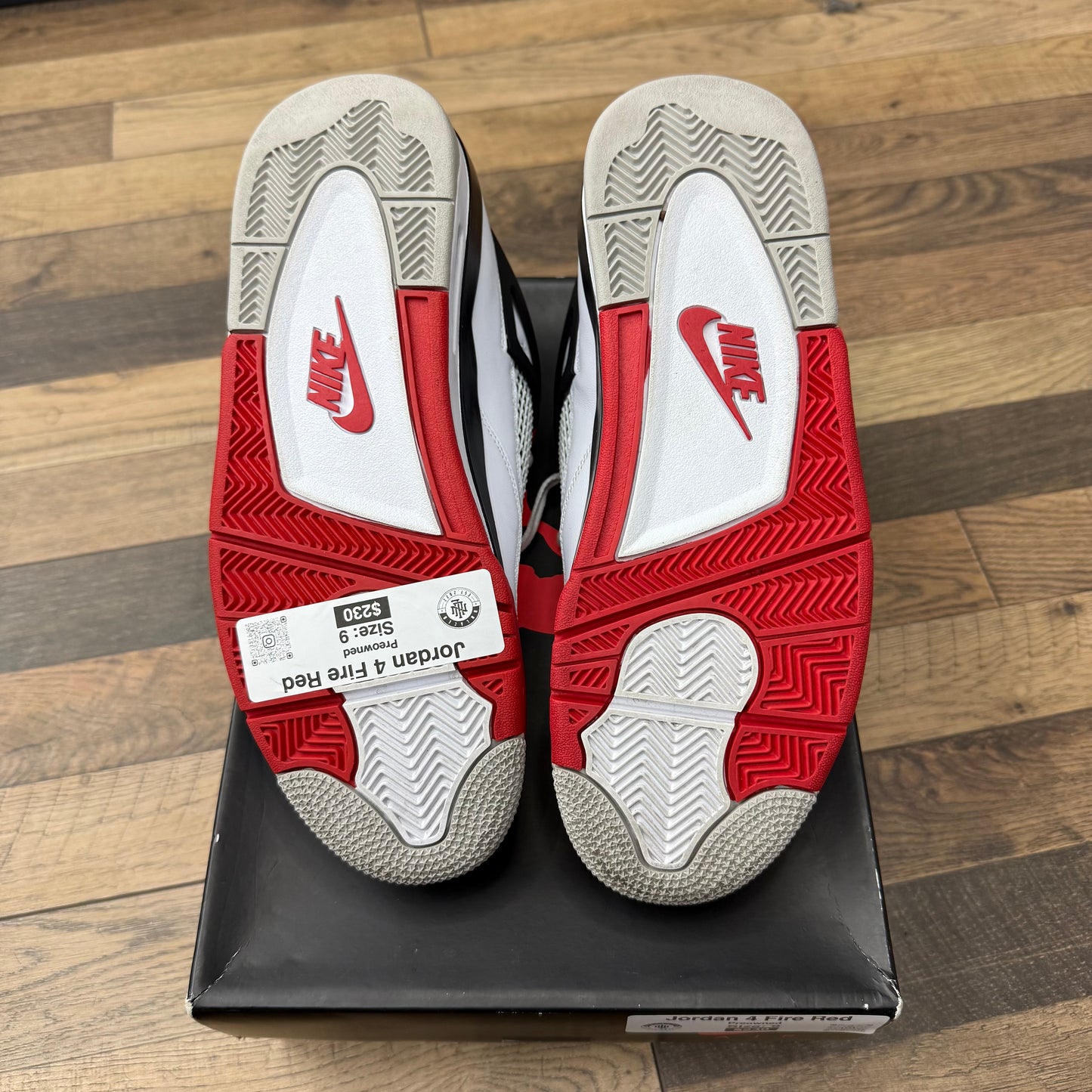 Jordan 4 Fire Red Sz 9 (Preowned)