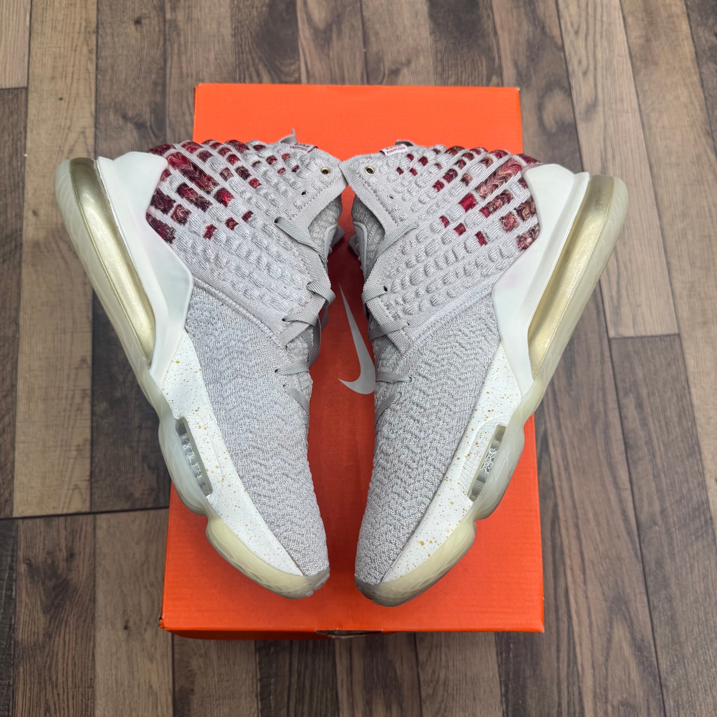 LeBron 17 Harlem Fashion Show Sz 9 (Preowned)