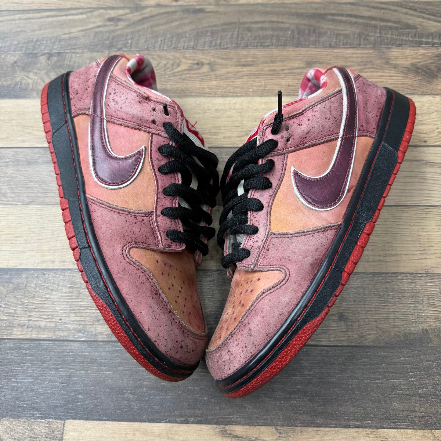 Nike SB Dunk Low Red Lobster Sz 10 (Preowned)