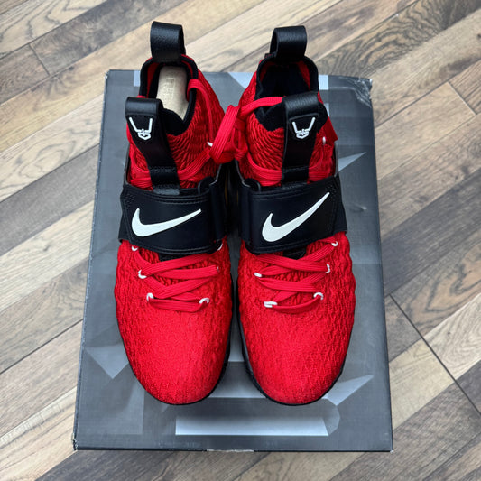 LeBron 15 Red Diamond Turf Sz 9.5 (Preowned)