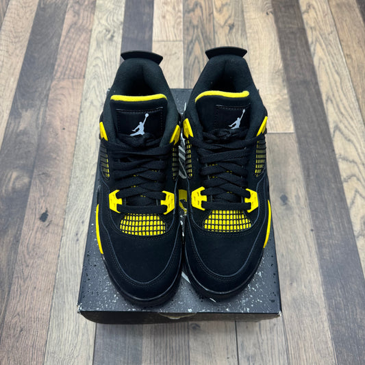 Jordan 4 Thunder Sz 6.5Y (Preowned)