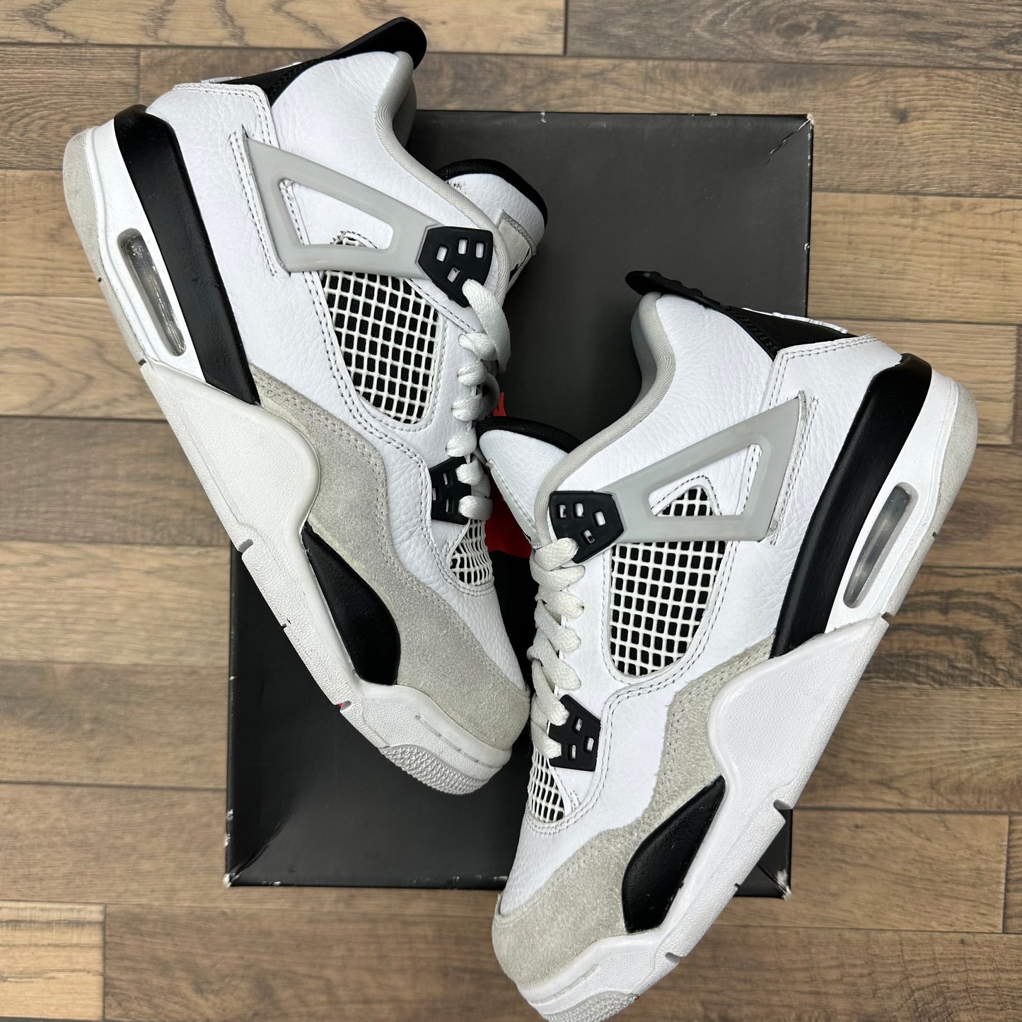 Jordan 4 Military Black Sz 7Y/8.5W (Preowned)