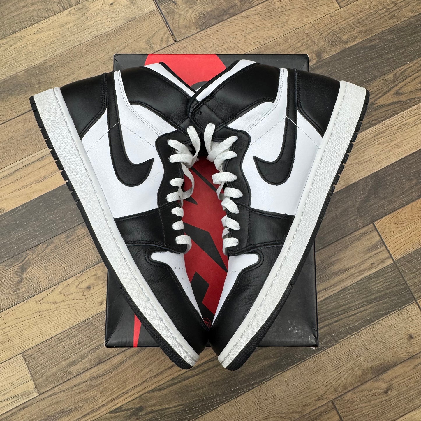 Jordan 1 High Black/White ‘14 Sz 12 (Preowned)